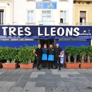 Tres Leones Otel